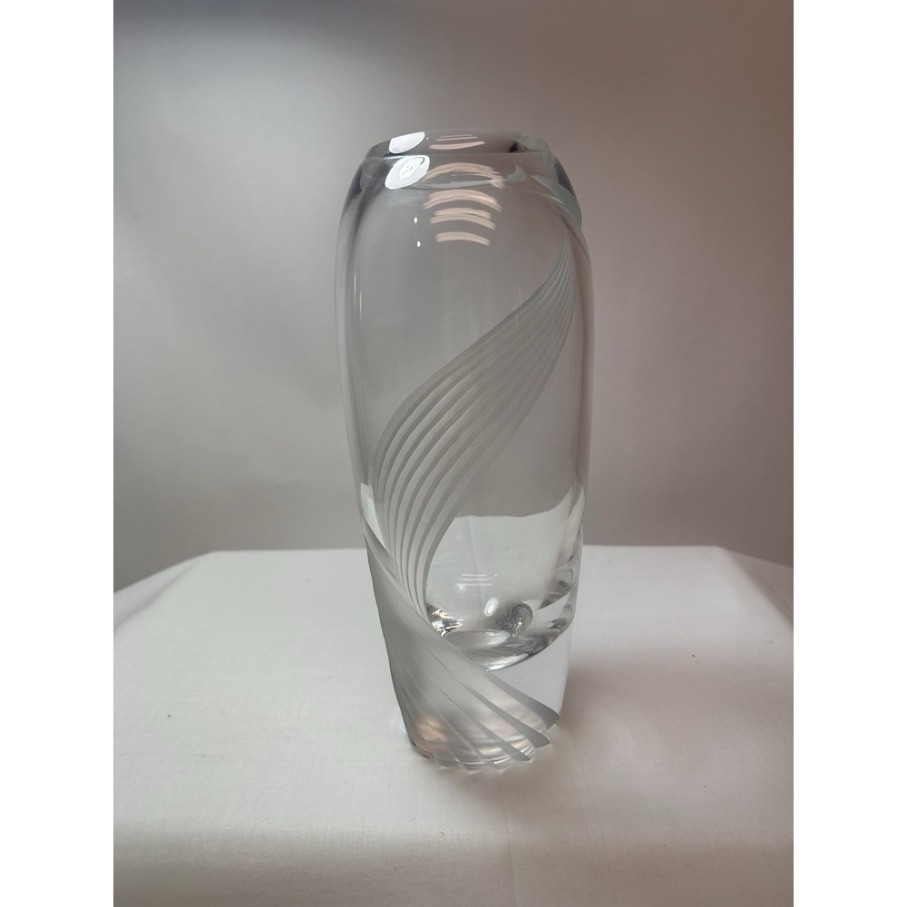 Lenox Windswept Heavy Cut Crystal 9"Vase Clear And Frosted‎